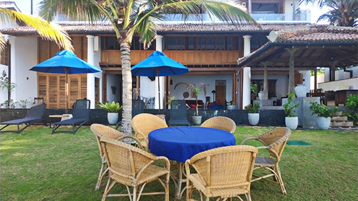 Would you Like to Stay in a Luxury Villa Thalpe