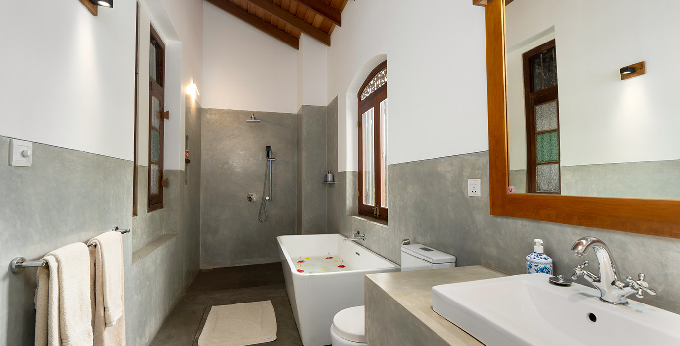 Deluxe Room with Sea View and Bathtub